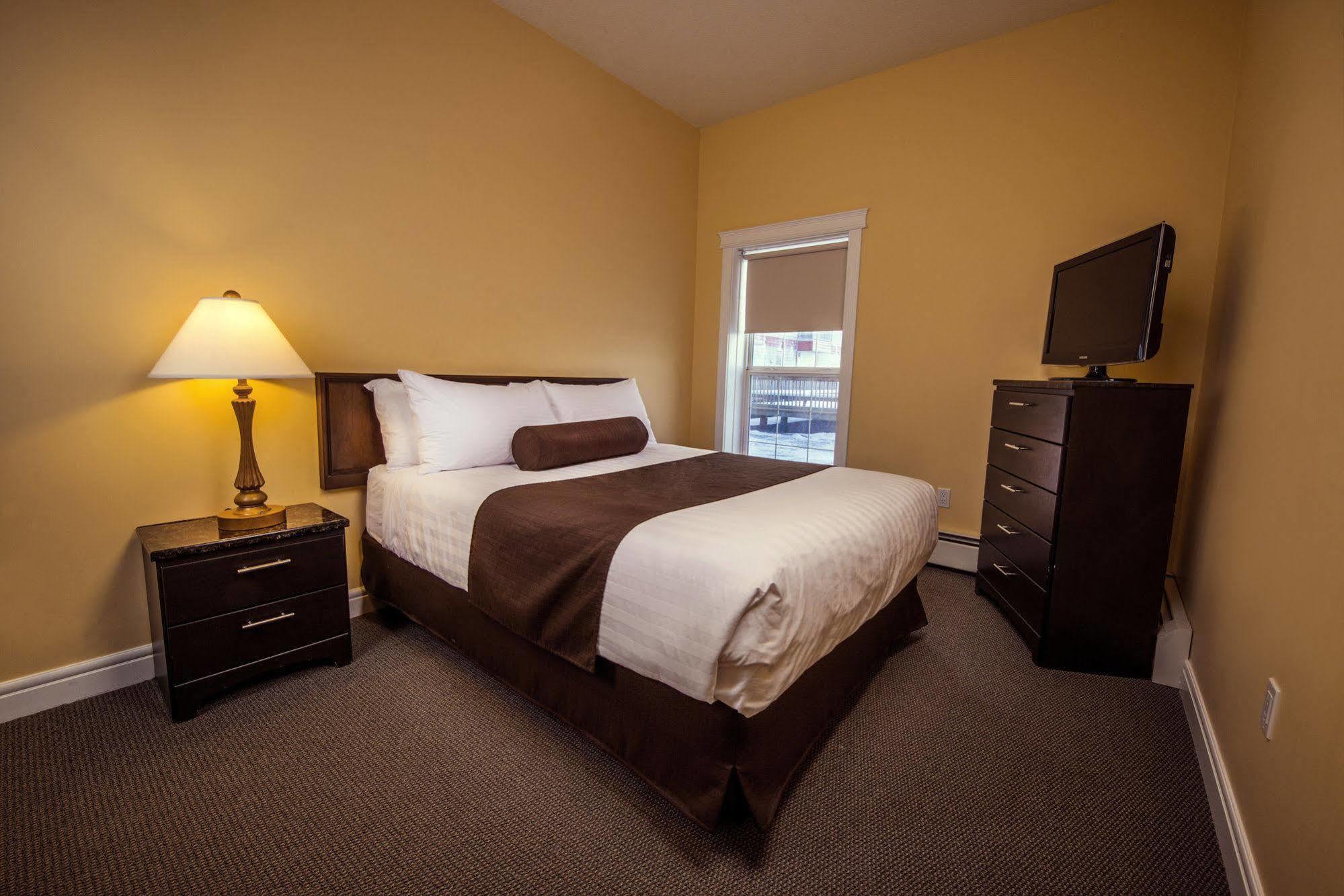 Stanton Suites Hotel Yellowknife Exterior photo