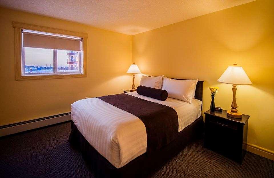 Stanton Suites Hotel Yellowknife Room photo